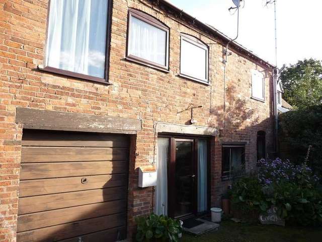  Image of 2 bedroom Detached house to rent in Chapel Street Wellesbourne Warwick CV35 at Chapel Street  Wellesbourne, CV35 9QU