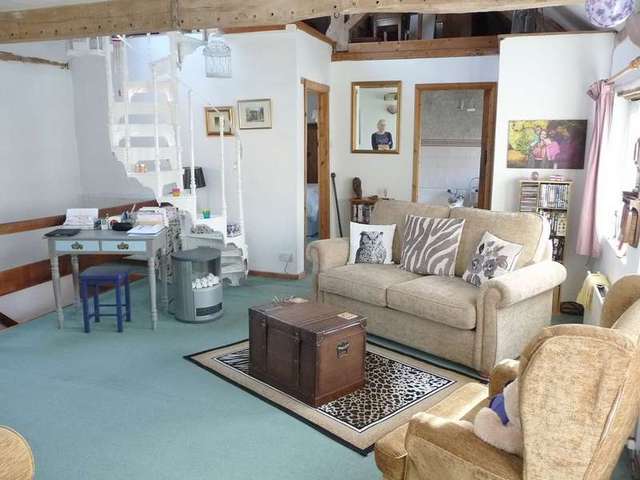  Image of 2 bedroom Detached house to rent in Chapel Street Wellesbourne Warwick CV35 at Chapel Street  Wellesbourne, CV35 9QU