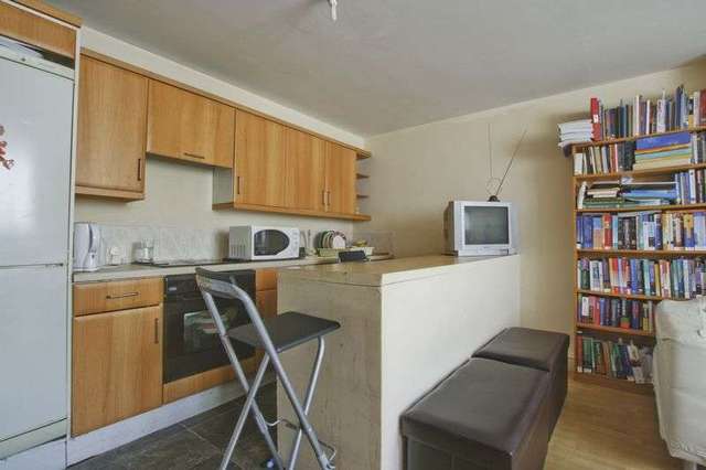  Image of 1 bedroom Flat to rent in Charlton Church Lane London SE7 at Charlton Church Lane  Charlton, SE7 7AB