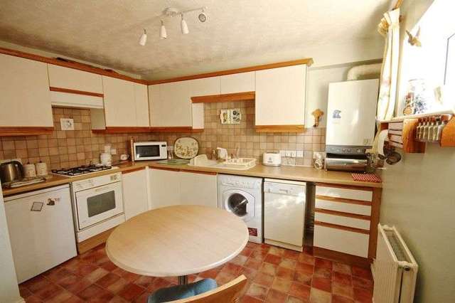  Image of 2 bedroom Flat for sale in Spa Road Weymouth DT3 at Spa Road  Weymouth, DT3 5EP