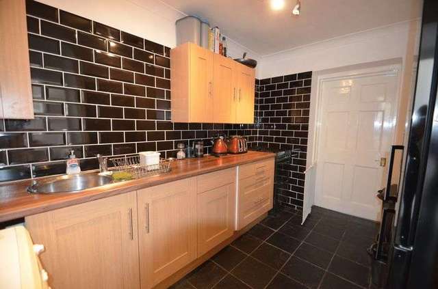  Image of 1 bedroom Flat for sale in Chickerell Road Chickerell Weymouth DT4 at Chickerell Road  Weymouth, DT4 0QU
