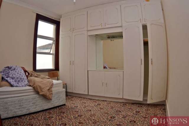  Image of 5 bedroom Detached house to rent in Christchurch Road Ilford IG1 at Christchurch Road  Ilford, IG1 4QY