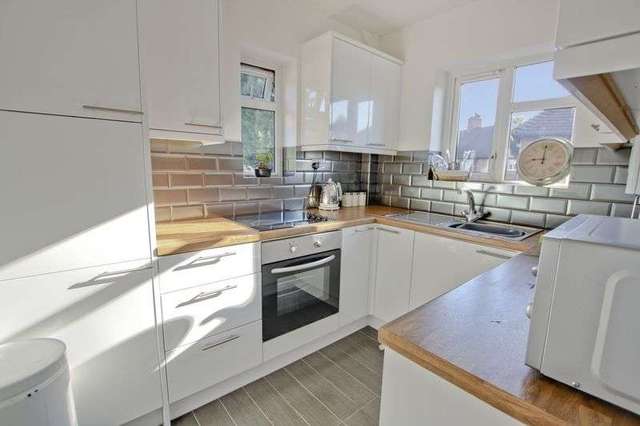  Image of 3 bedroom Flat for sale in Churchbury Road London SE9 at Churchbury Road  Eltham, SE9 5HX