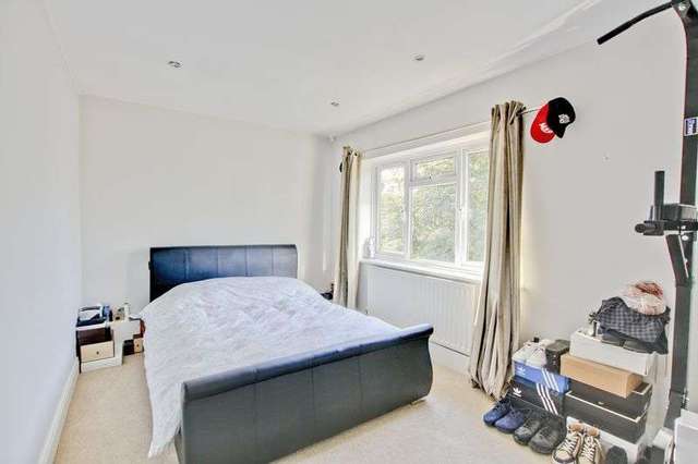  Image of 3 bedroom Flat for sale in Churchbury Road London SE9 at Churchbury Road  Eltham, SE9 5HX