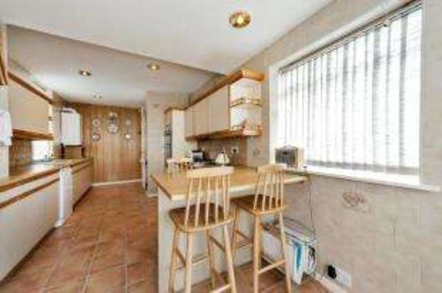  Image of 3 bedroom Bungalow for sale in Churchill Drive Glasgow G11 at Broomhill Glasgow Partick, G11 7HE