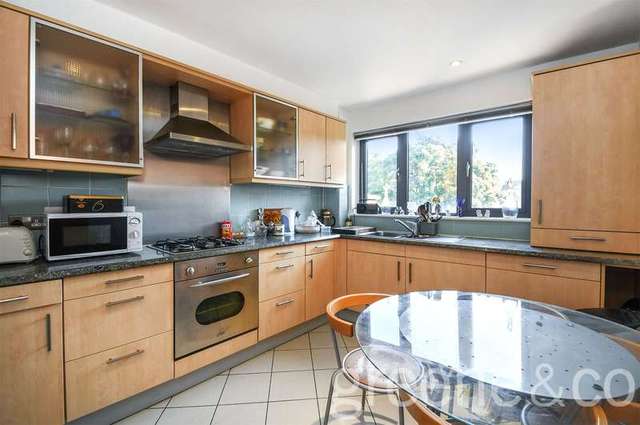  Image of 2 bedroom Flat for sale in Beaumont Rise London N19 at 29 Beaumont Rise London Hornsey Rise, N19 3BF