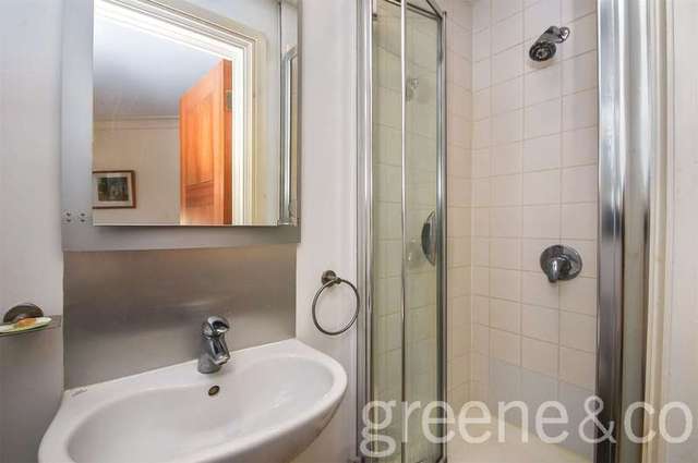  Image of 2 bedroom Flat for sale in Beaumont Rise London N19 at 29 Beaumont Rise London Hornsey Rise, N19 3BF