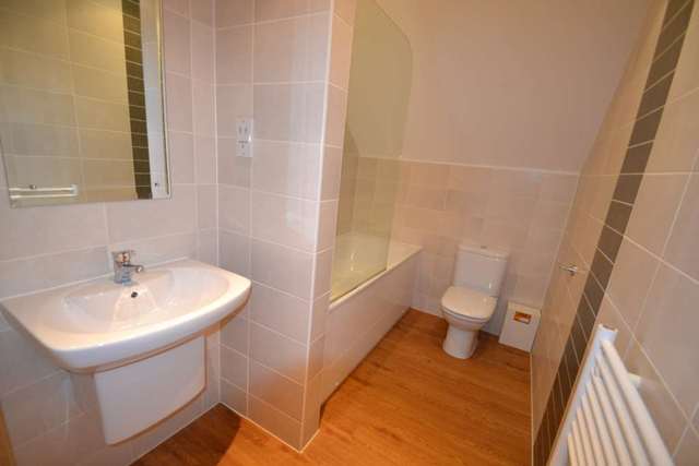  Image of 1 bedroom Flat to rent in Clements Mead Leatherhead KT22 at Clements Mead  Leatherhead, KT22 7FN