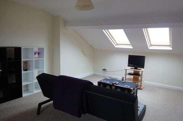  Image of 1 bedroom Flat to rent in Clifton Hill Exeter EX1 at Clifton Hill NEWTOWN Exeter, EX1 2DL