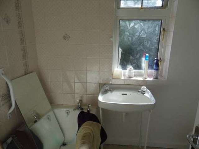  Image of 4 bedroom Semi-Detached house for sale in Clumber Avenue Rainworth Mansfield NG21 at Mansfield Nottinghamshire Mansfield, NG21 0DX