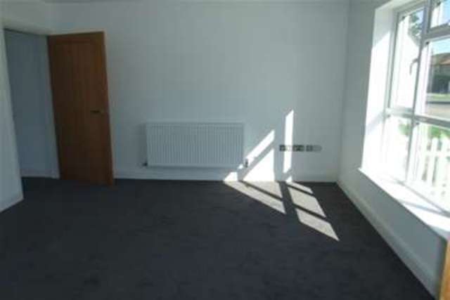  Image of 3 bedroom Detached house to rent in Cokefield Avenue Southend-on-Sea SS2 at Southend-on-Sea, SS2 4PU