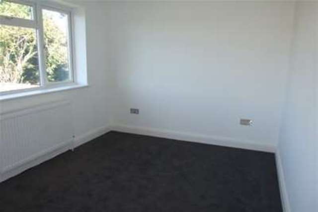  Image of 3 bedroom Detached house to rent in Cokefield Avenue Southend-on-Sea SS2 at Southend-on-Sea, SS2 4PU
