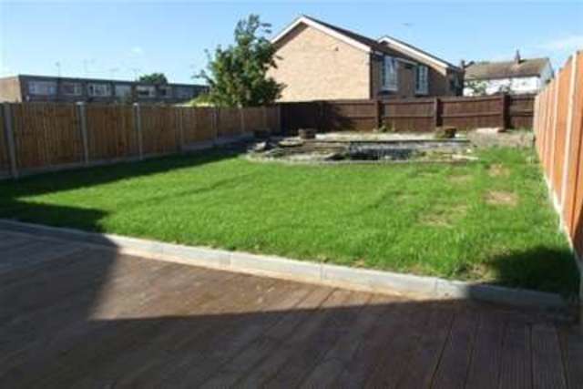  Image of 3 bedroom Detached house to rent in Cokefield Avenue Southend-on-Sea SS2 at Southend-on-Sea, SS2 4PU