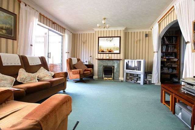  Image of 3 bedroom Detached house for sale in Common Road Kensworth Dunstable LU6 at Common Road Kensworth Dunstable, LU6 2PW
