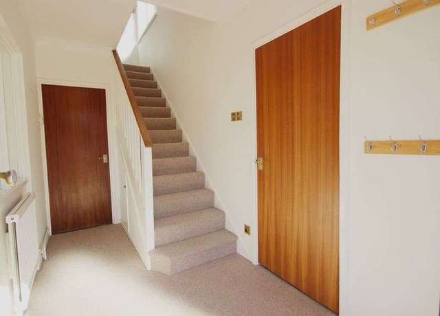  Image of 3 bedroom Detached house to rent in Coniston Close Hemel Hempstead HP3 at Coniston Close  Hemel Hempstead, HP3 8RH