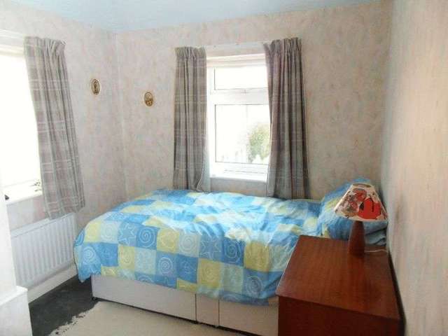  Image of 4 bedroom Semi-Detached house for sale in Burnt Oak Cookham Maidenhead SL6 at Burnt Oak  Cookham, SL6 9RL