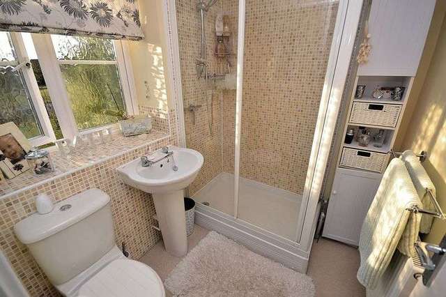  Image of 4 bedroom Detached house for sale in Cooper Drive Leighton Buzzard LU7 at Cooper Drive  Leighton Buzzard, LU7 4RZ