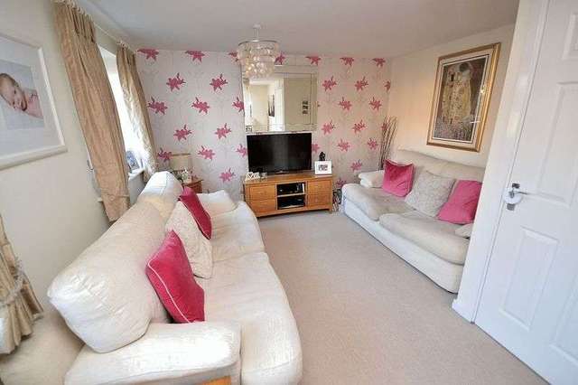  Image of 4 bedroom Detached house for sale in Cooper Drive Leighton Buzzard LU7 at Cooper Drive  Leighton Buzzard, LU7 4RZ