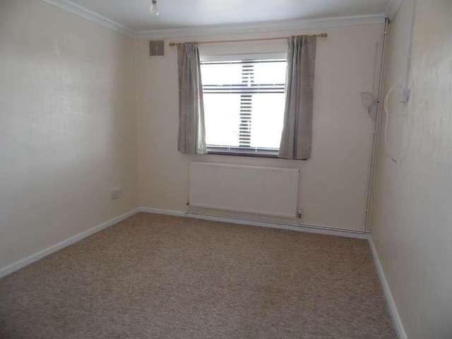  Image of 2 bedroom Property for sale in Copford Avenue Rayleigh SS6 at Copford Avenue  Rayleigh, SS6 8RL
