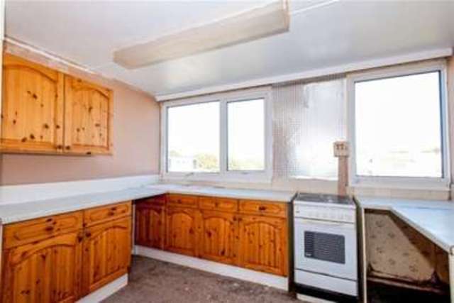  Image of 2 bedroom Maisonette to rent in Cornwell Close Gosport PO13 at Gosport, PO13 9QL