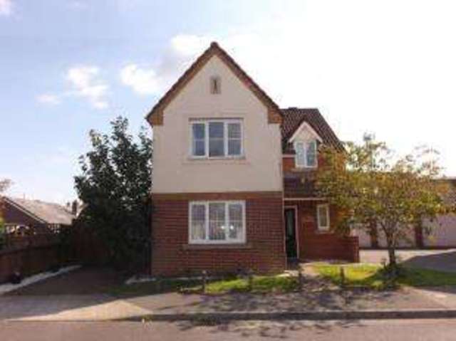  Image of 4 bedroom Detached house for sale in Seaview Road Cowes PO31 at Cowes Isle of Wight Cowes, PO31 7UN
