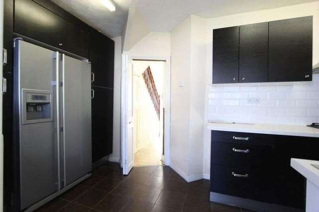  Image of 2 bedroom Property for sale in Cranbrook Avenue Hull HU6 at Cranbrook Avenue  Hull, HU6 7TY