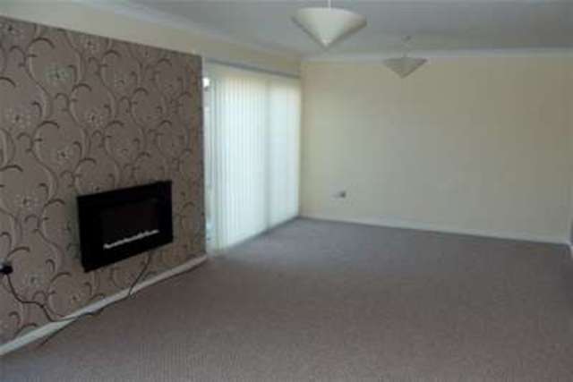  Image of 3 bedroom Terraced house to rent in Cropthorne Close Redditch B98 at Redditch, B98 7SL