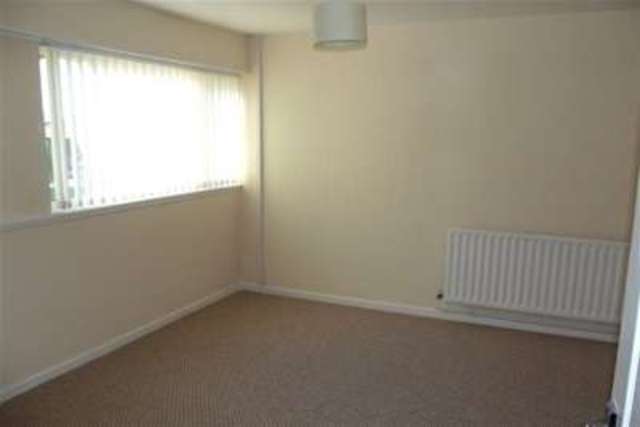  Image of 3 bedroom Terraced house to rent in Cropthorne Close Redditch B98 at Redditch, B98 7SL