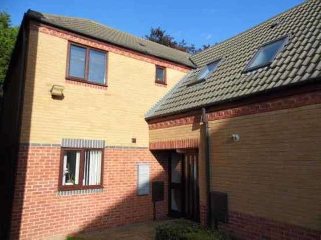  Image of 2 bedroom Flat for sale in Danehurst Drive Gedling Nottingham NG4 at Nottingham Nottinghamshire Nottingham, NG4 3GA