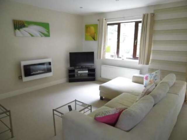 Image of 2 bedroom Flat for sale in Danehurst Drive Gedling Nottingham NG4 at Nottingham Nottinghamshire Nottingham, NG4 3GA