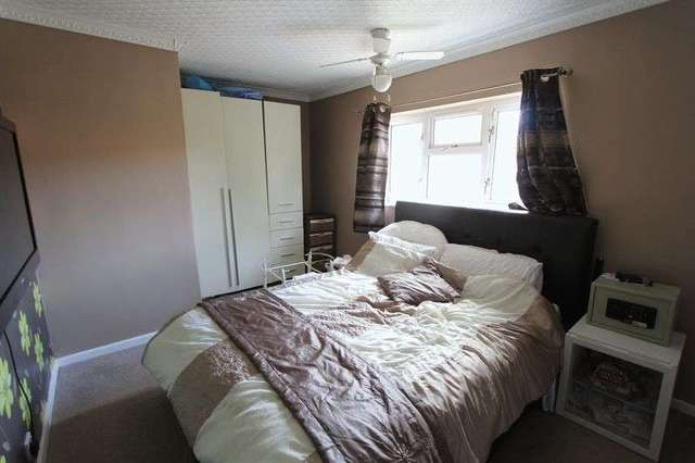  Image of 2 bedroom Property for sale in Dartmouth Walk Hull HU4 at Dartmouth Walk  Hull, HU4 7JU