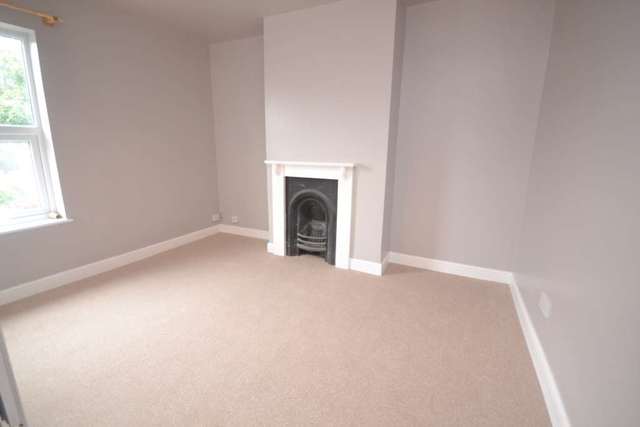  Image of 4 bedroom Terraced house to rent in De Beauvoir Road Reading RG1 at De Beauvoir Road  Reading, RG1 5NP