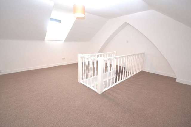  Image of 4 bedroom Terraced house to rent in De Beauvoir Road Reading RG1 at De Beauvoir Road  Reading, RG1 5NP