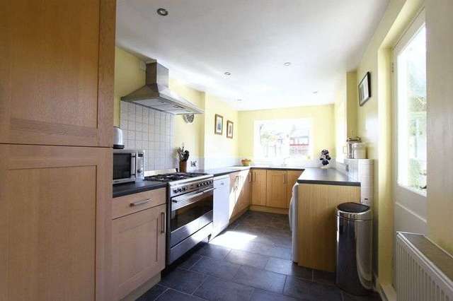  Image of 3 bedroom Terraced house for sale in Desmond Avenue Hull HU6 at Desmond Avenue  Hull, HU6 7JX