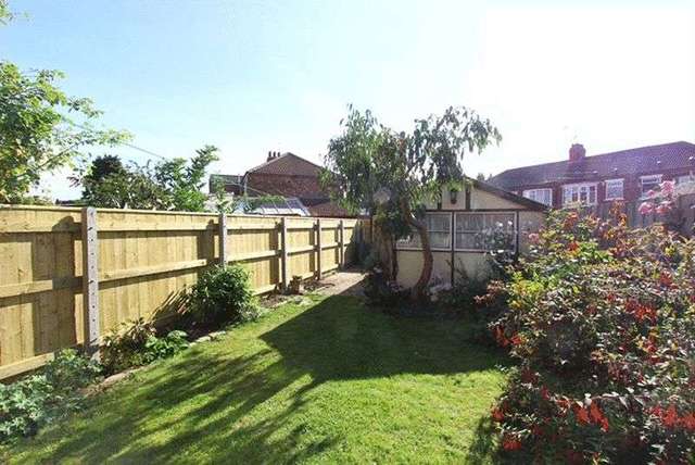  Image of 3 bedroom Terraced house for sale in Desmond Avenue Hull HU6 at Desmond Avenue  Hull, HU6 7JX