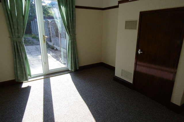  Image of 3 bedroom Semi-Detached house to rent in Doncaster Road Wakefield WF1 at Wakefield Wakefield, WF1 5DP