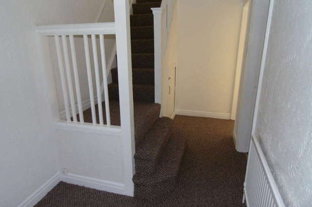  Image of 3 bedroom Semi-Detached house to rent in Doncaster Road Wakefield WF1 at Wakefield Wakefield, WF1 5DP