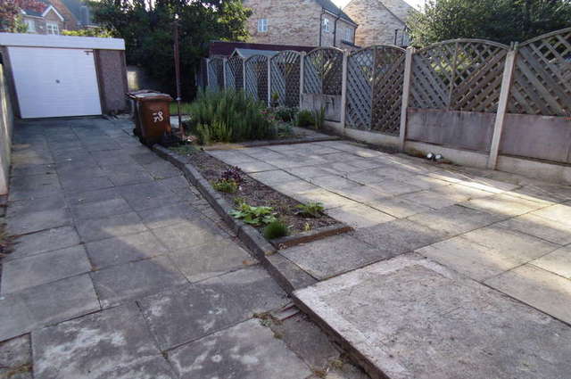 Image of 3 bedroom Semi-Detached house to rent in Doncaster Road Wakefield WF1 at Wakefield Wakefield, WF1 5DP