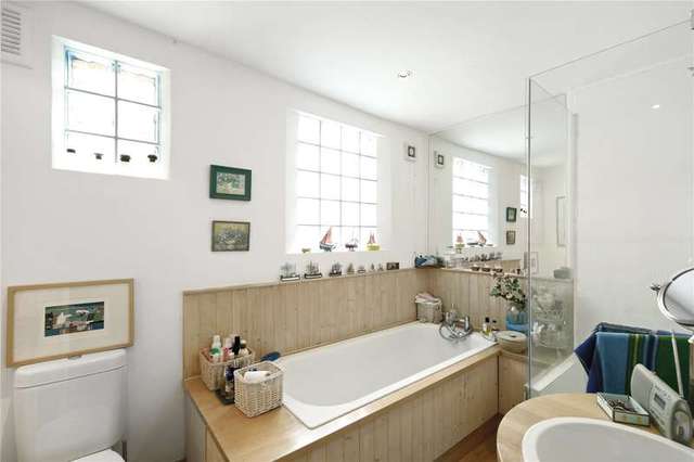  Image of 3 bedroom Flat for sale in Dornton Road London SW12 at Dornton Road  London, SW12 9NB