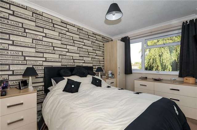  Image of 3 bedroom Detached house for sale in Doversmead Knaphill Woking GU21 at Knaphill Woking Knaphill, GU21 2JT
