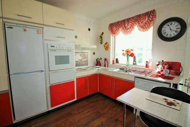  Image of 4 bedroom Detached house for sale in South Road Drayton Portsmouth PO6 at Drayton Portsmouth Hampshire, PO6 1QB