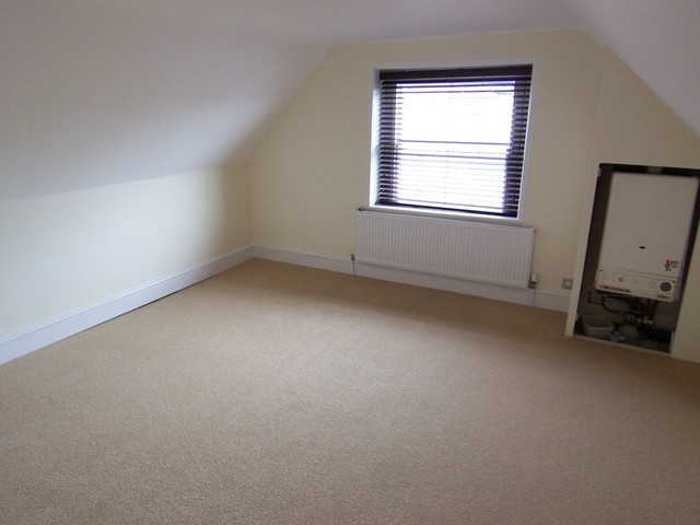  Image of 3 bedroom Flat to rent in West Street Fareham PO16 at West Street  Fareham, PO16 0BG