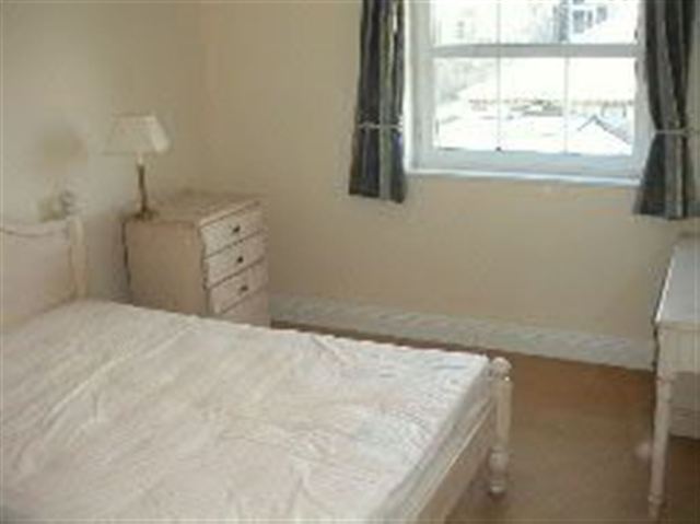  Image of 2 bedroom Flat to rent in East London Street Edinburgh EH7 at Broughton Edinburgh Edinburgh, EH7 4BQ