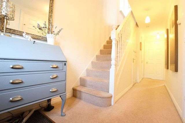  Image of 3 bedroom Terraced house for sale in East O