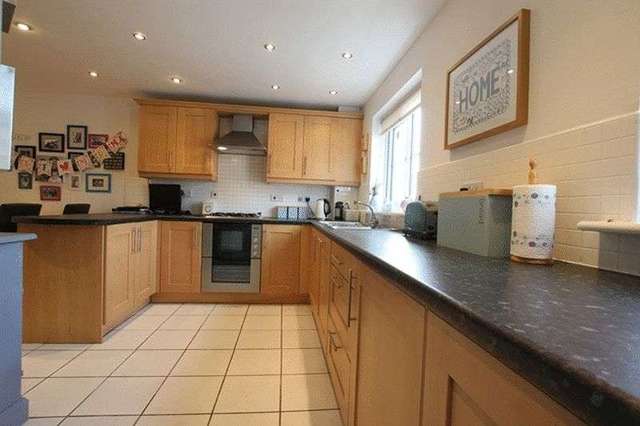  Image of 3 bedroom Terraced house for sale in East O