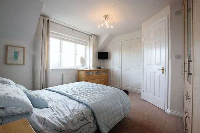  Image of 3 bedroom Terraced house for sale in East O