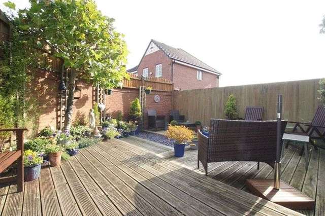  Image of 3 bedroom Terraced house for sale in East O