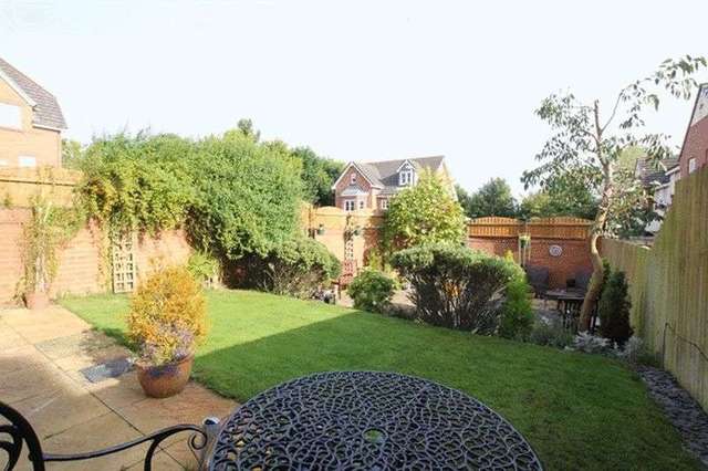  Image of 3 bedroom Terraced house for sale in East O