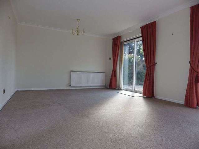  Image of 5 bedroom Detached house to rent in Browning Drive Eaton Ford St. Neots PE19 at Browning Drive Eaton Ford St. Neots, PE19 7LT