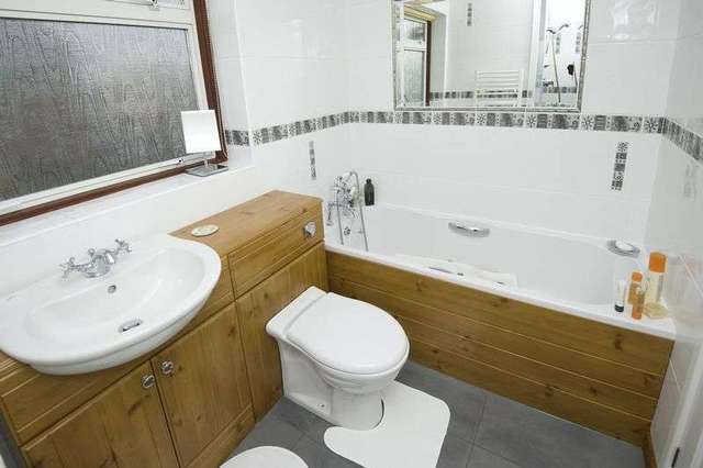  Image of 5 bedroom Detached house to rent in Browning Drive Eaton Ford St. Neots PE19 at Browning Drive Eaton Ford St. Neots, PE19 7LT